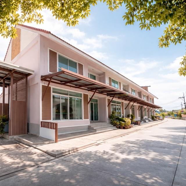 โลตัส พลัสมอลล์ อมตะ 1.6 กม. ให้เช่า ทาวน์โฮม 2 ชั้น หน้ากว้าง 8 เมตร เท่ากับ2คูหา นิคมอมตะนคร 1.2 กม.หน้ากว้างพิเศษ ทำเ 1