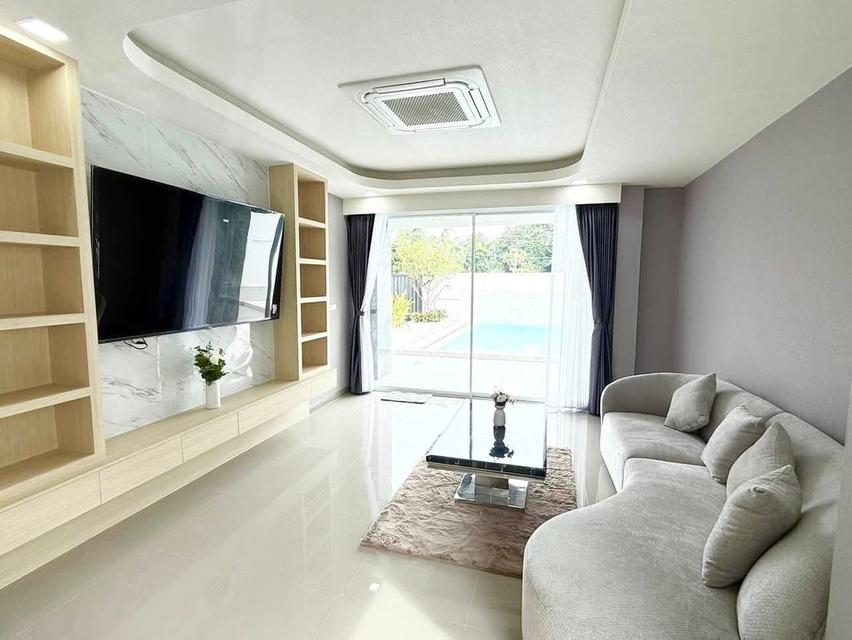 2 storry Luxury Pool villa for sale and rent 5