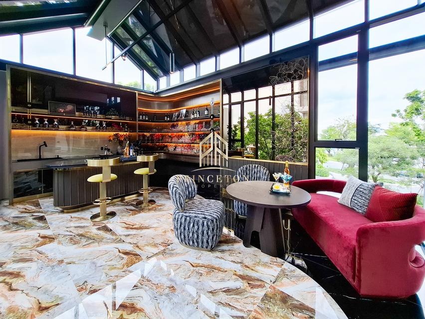 VIVE New Krungthep Kreetha 3-Storey Modern Show Home 14