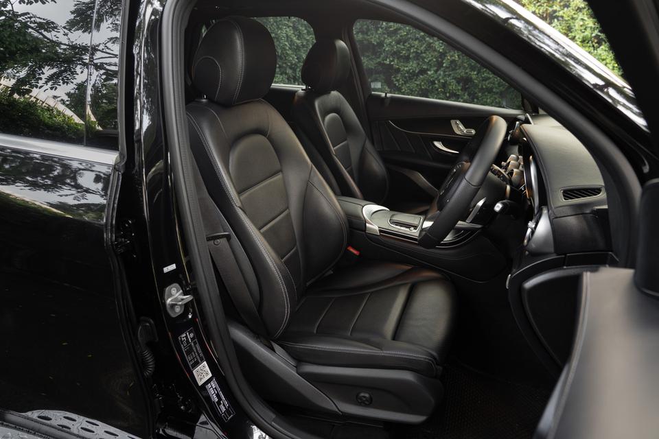 “Mercedes-Benz GLC220d AMG Dynamic” ปี 2019