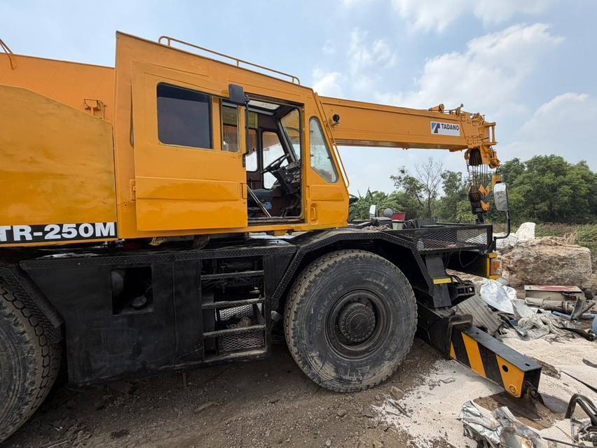 เครน Tadano(ทาดาโน) 25ตัน TR-250 M4 สภาพดีพร้อมใช้งานแอร์เย็น ราคา850,000 บาท สนใจสอบถามรายละเอียดได้ที่ 0982490937 คุณอ๊อฟ