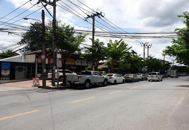 ขายที่ดิน ติดถนนพระราม 2 ซอย 50 เนื้อที่ 2-2-42 ไร่ พร้อมอาคารพาณิชย์ 8