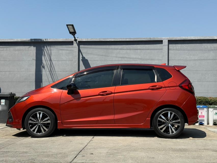 Honda Jazz RS GK  ปี 2018 รถบ้านมือเดียว เจ้าของขายเองใช้น้อยมาก 3