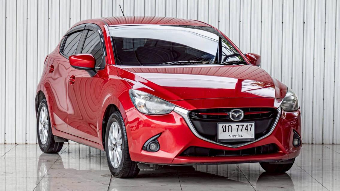 MAZDA MAZDA2 1.3 Sports High Plus ปี 2015 สีแดง โฉม ปี14-ปัจจุบัน 5Dr