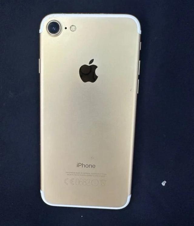 iPhone 7 gold 128 GB