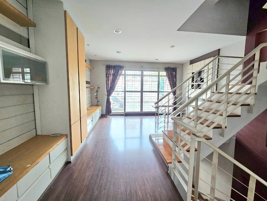 ขายบ้านกลางเมือง สวิสทาวน์ เกษตร–นวมินทร์ ทาวน์โฮม 3 ชั้น หลังใหญ่ หลังมุม 3