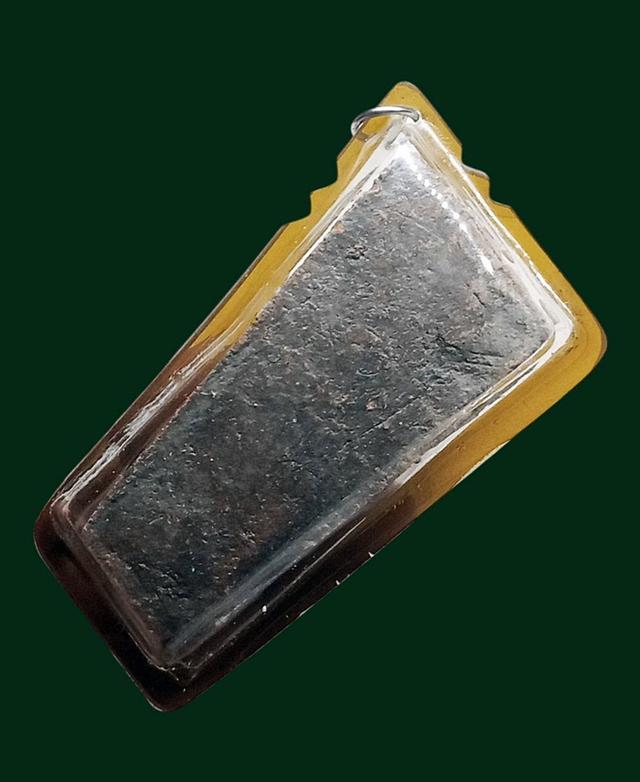 พระนอนเก่าเนื้อดินเลี่ยมกรอบเก่า