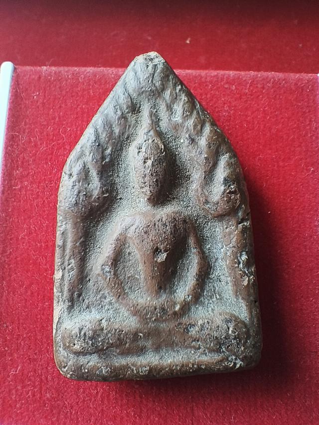 พระขุนแผนเนื้อดินเนื้อชิน (ไม่ทราบที่)จริงแท้พิจารณาตามรูปครับ