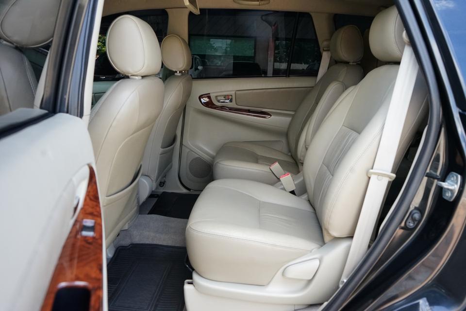 2012 TOYOTA INNOVA 2.0V 8