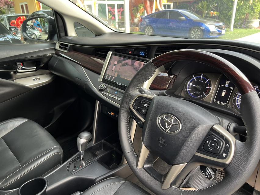 Toyota INNOVA 2.8 Crysta Premium  9