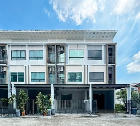 ขายทาวน์โฮม 3 ชั้น สไตล์Modern Iconic โครงการ พาทิโอ วัชรพล-รามอินทรา ทำเลติดถนนวัชรพล 1