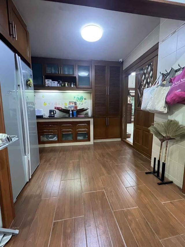 ขายบ้านเดี่ยว ใกล้เซ็นทรัลเวสต์วิลล์ หมู่บ้านเบญญาภา-ปิ่นเกล้า ทำเล ราชพฤกษ์-สาทร หลังริม 75 ตรว. พื้นที่ใช้สอยประมาณ 280 ตรม. 4 นอน / 4 น้ำ / 8