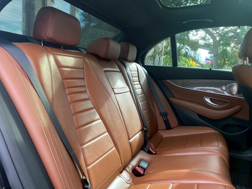 รถเข้าใหม่! MERCEDES-BENZ E220d AMG Dynamic ปี 2016 (จดทะเบียน 2017) สีดำ 12