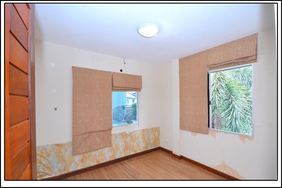 ขายด่วน บ้านเดี่ยว 2 ชั้น (หลังริม) หมู่บ้านบ้านชลลดา สุวรรณภูมิ สนใจโทร 0896997555 (id line) 2