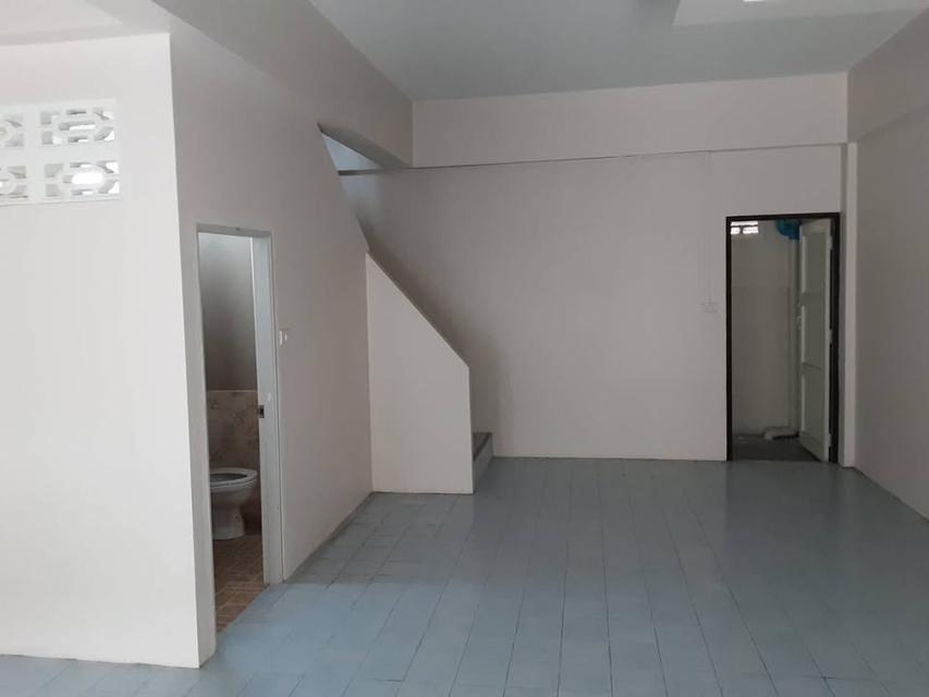 ทาวเฮาสน์2ชั้น ใจกลางเมืองระยอง ติดหน้าถนนสุขุมวิท 2ห้องนอน 2ห้องนั้า 4