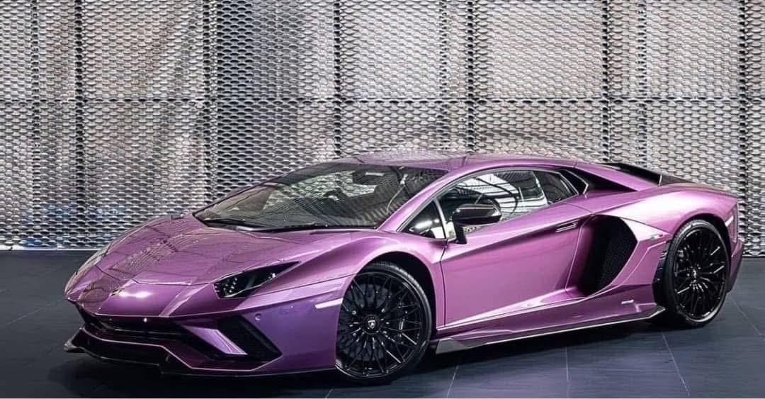 Lamborghini Aventador สีม่วง 3