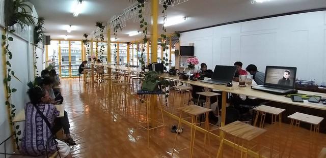 ทำเลติดมหาวิทยาลัยบูรพา ขายที่ดิน พร้อมอาคารศูนย์อาหาร 2 ชั้น 6