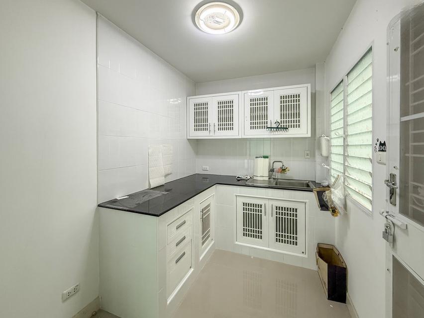 ขายบ้านแฝดมือสองนนทบุรี โครงการ ชวนชื่น พระราม7-สิรินธร (Chuanchuen Rama 7-Sirindhorn) เนื้อที่ 36 ตร.ว. ใกล้รถไฟฟ้าสายสีแดงสถานีบางบำหรุ 7