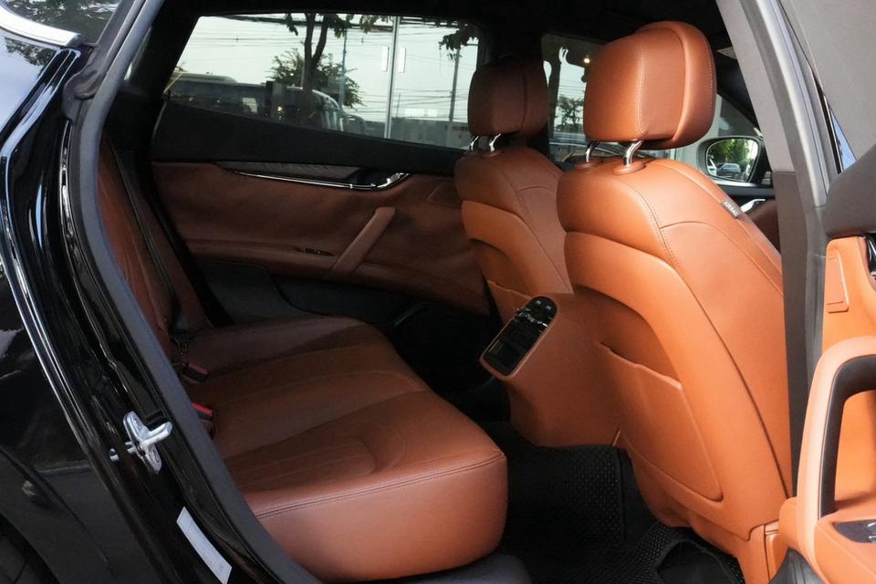 Maserati Quattroporte Diesel 2020 สีดำ รถศูนย์มือเดียว รูปที่ 10