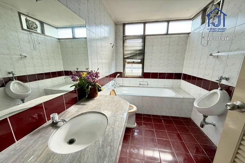 ขายโฮมออฟฟิศ 3 ชั้น 540 ตารางเมตร ซอยลาดพร้าว 35 ใกล้MRT ลาดพร้าว 14