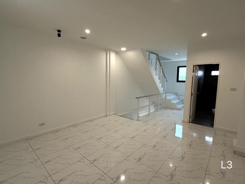 เซ้งคลินิกความงาม ร้านเสริมสวย สปา โรงเรียนสอนความงาม เป็นอาคารพาณิชย์ 4 ชั้น ตึก Stand alone ตึกติดถนนหลักในแหล่งชุมชน เจ้าของปล่อยเอง 15