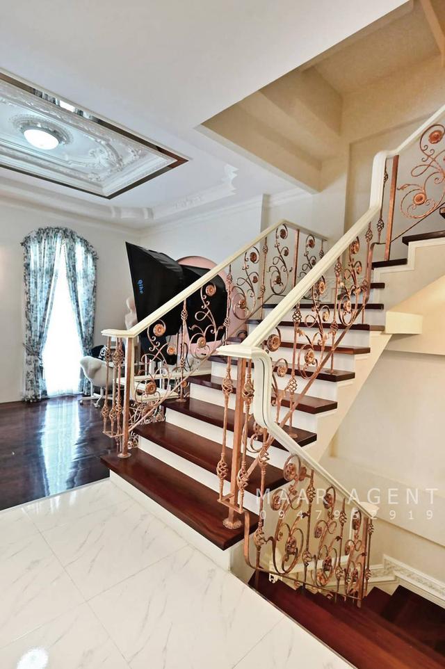 ขายด่วน!!  ทาวน์โฮม 4 ชั้น  พร้อมอยู่ ใกล้รถไฟฟ้า  บ้านกลางเมืองมอนติคาร์โลรัชวิภา 11