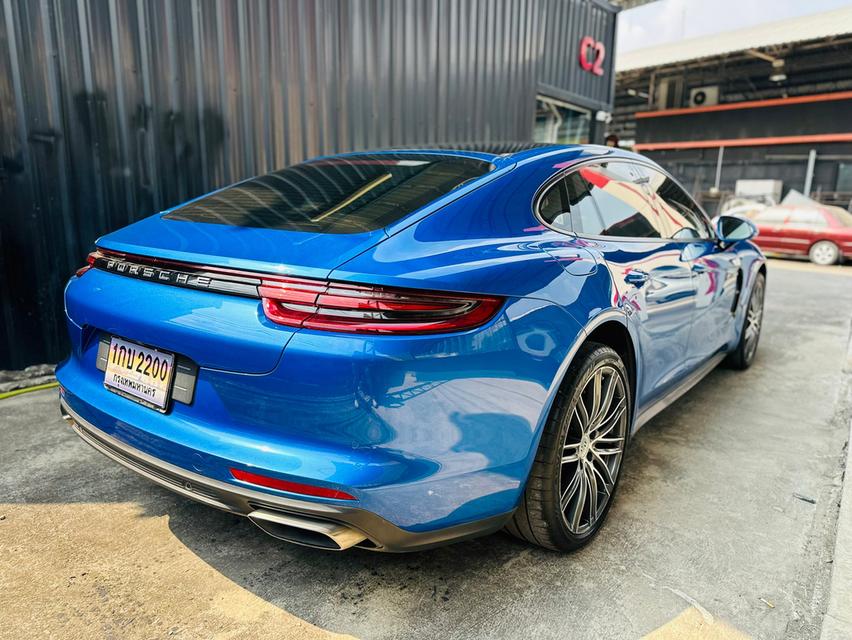 Porsche Panamera Plug In Hybrid 7