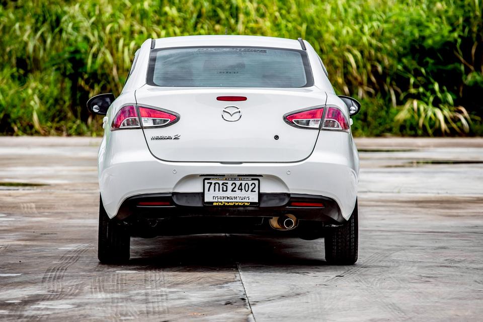 Mazda2 1.5 Spirit Sedan สีขาว ปี 2011  8