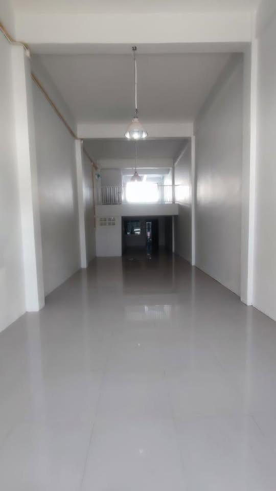 ขายถูก ตึกแถว 3ชั้นครึ่ง ห้องมุม 28.2 ตรว.ถนน คฑาธร ใกล้รพ.ราชบุรี lotus 5