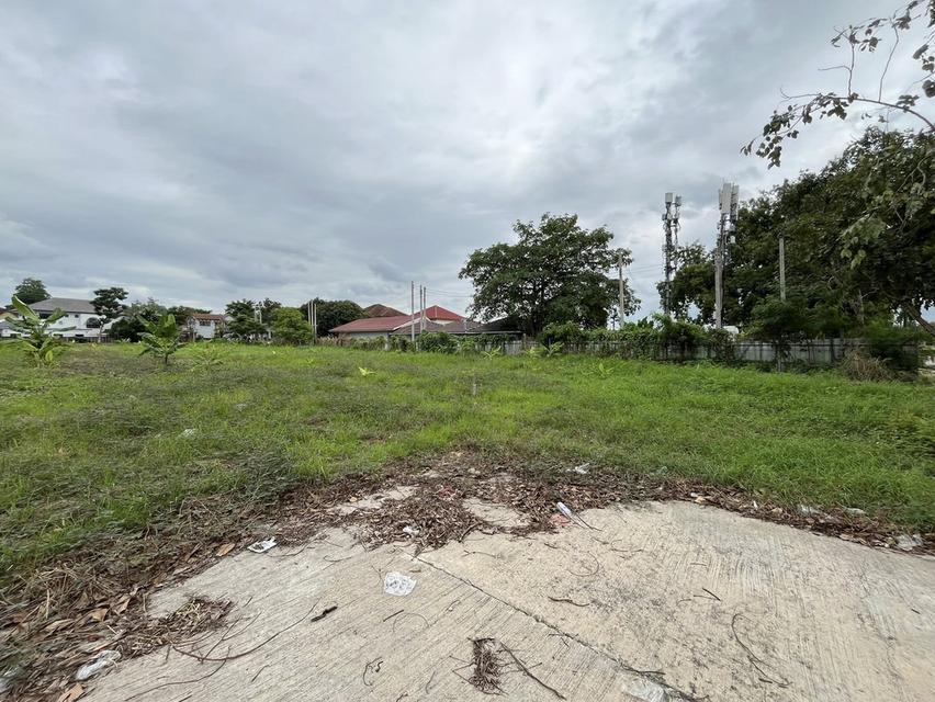 ขายที่ดินเปล่า ติดถนนอุทยาน (อักษะ) เดินทางได้ทั้ง ถนนพุทธมณฑลสาย 3 - ถนนพุทธมณฑลสาย 4 ขนาดที่ดิน 2 ไร่ 92.5 ตรว. 992.5 ตารางวา หน้ากว้างติดถนน 28 ม. 6