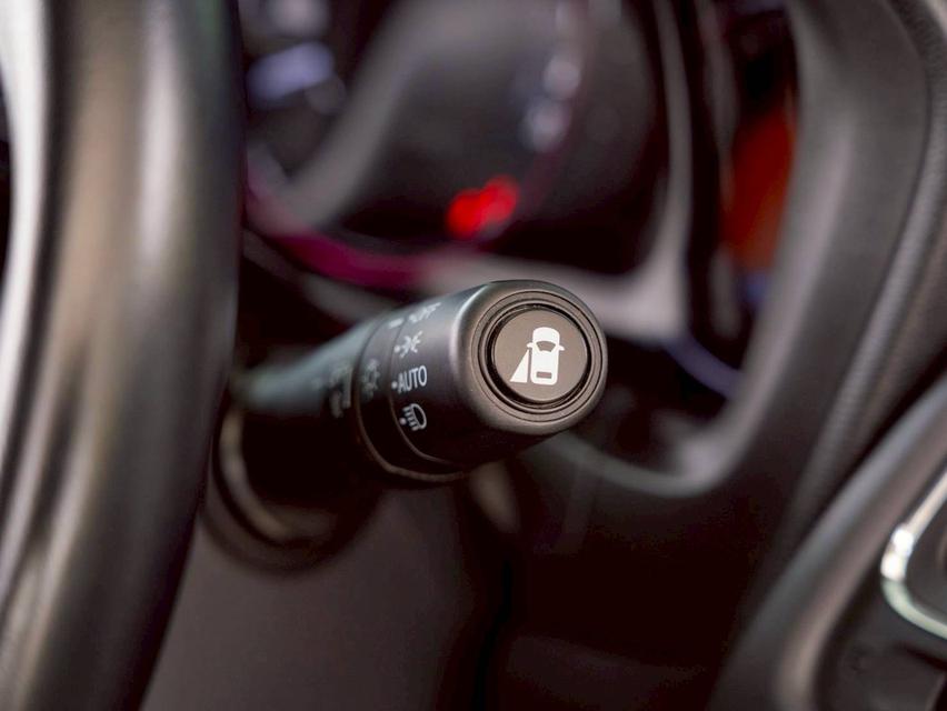 Honda HR-V 1.8RS ปี 2018 เจ้าของเดียว เล่มพร้อม กุญแจสำรองครบ 9