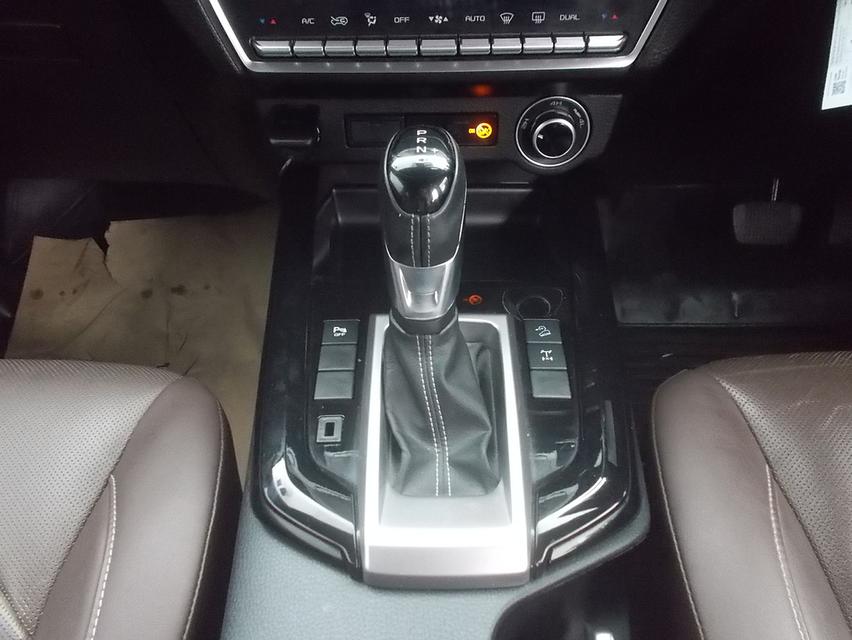 Isuzu Dmax Cab4 Vcross 3.0 M 4WD ปี 2021 15