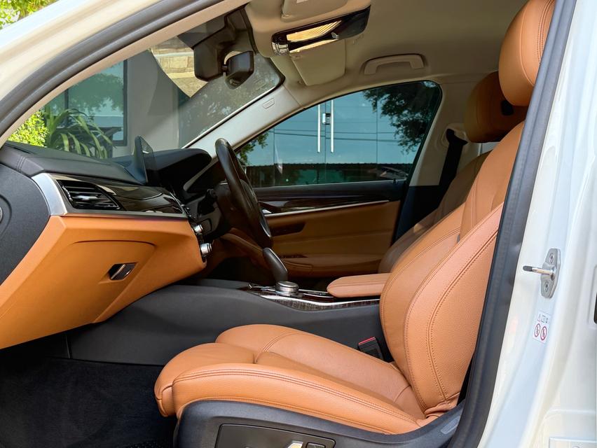 2020 BMW 530e G30 รถมือเดียวออกป้ายแดง รถวิ่งน้อย เข้าศูนย์ตามระยะ รถไม่เคยมีอุบัติเหตุครับ 13