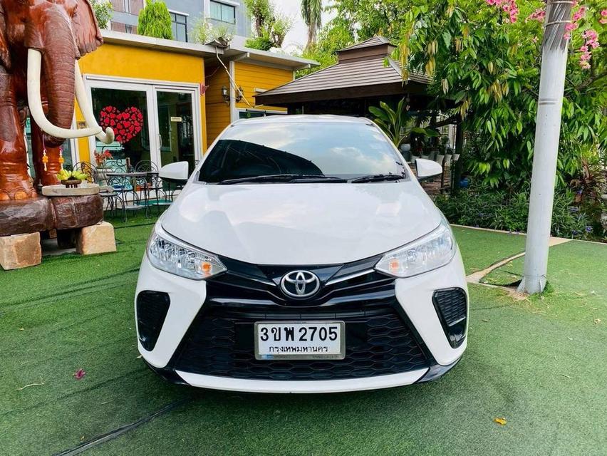 Toyota Yaris entry +ติดlpg auto ปี 2022