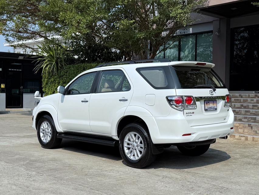 2013 TOYOTA FORTUNER 3.0V รถมือเดียวออกป้ายแดง รถวิ่งน้อยเพียง 155,000 กม รถไม่เคยมีอุบัติเหตุครับ 6