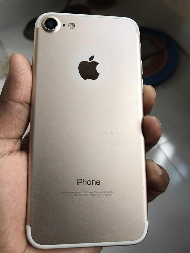 iPhone 7 128 Gb สีทอง 2