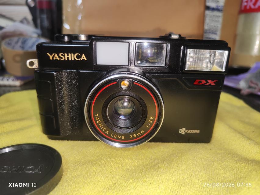 กล้องฟิล์ม Yashica MF-2 Super ผลิตที่ญี่ปุ่นเมื่อปี 1986 ผลิตโดย Kyocera Corporation สภาพตัวกล่องสวยสมบูรณ์ไม่มีตำหนิ ซองหนังมีตำหนิ(รูปสุดท้าย) รูปที่ 2