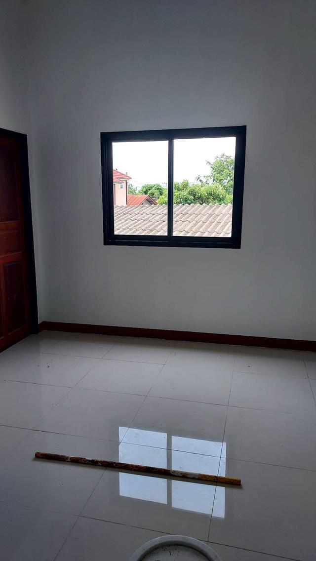 อาคารพาณิชย์ 2 ชั้น  ด้านหน้ากว้าง 2 คูหา  2 ห้องนอน 3 ห้องน้ำ 1 ห้องครัว 16