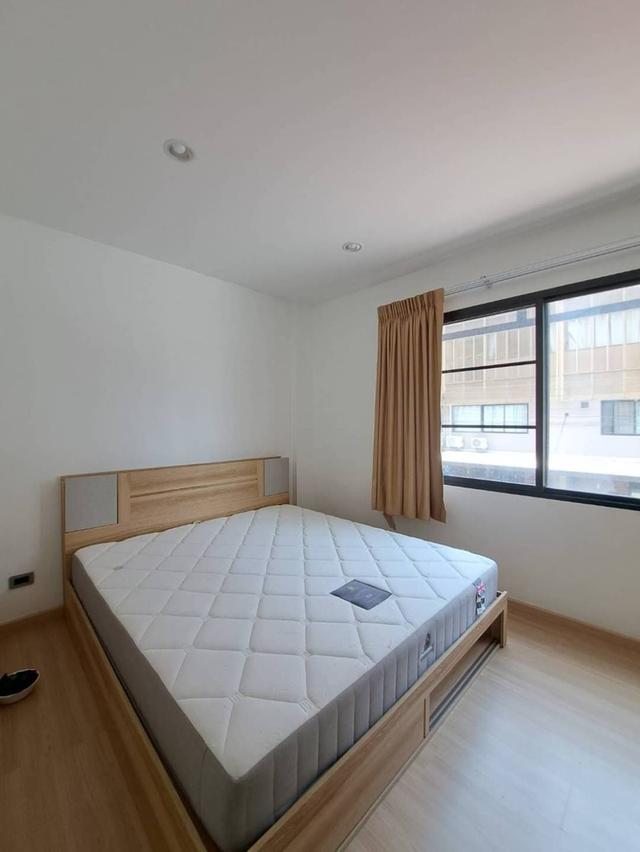 ให้เช่าบ้านใหม่ทั้งหลัง 3 ชั้น ครึ่งสไตล์ Loft Modern เพดานสูง พร้อมเฟอร์ 3 นอน 3 น้ำ บนถนนแจ้งวัฒนะ ใกล้รร. นานาชาติ ใกล้บีทีเอส สามัคคี สายชมพู 9
