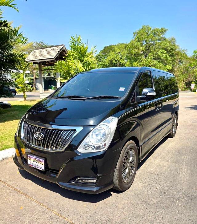 Hyundai H1 2.5 Black Series 10Aniversary สีดำ  ปี 2018 ไมล์ 68,000กม. 