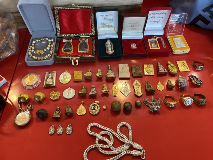 รวมพระเครื่องเก่าๆหลายสำนักเกจิ