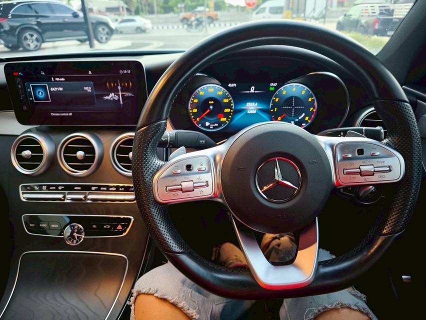 รหัสรถ KPV563 2023 BENZ C200 2.0 COUPE AMG DYNAMIC