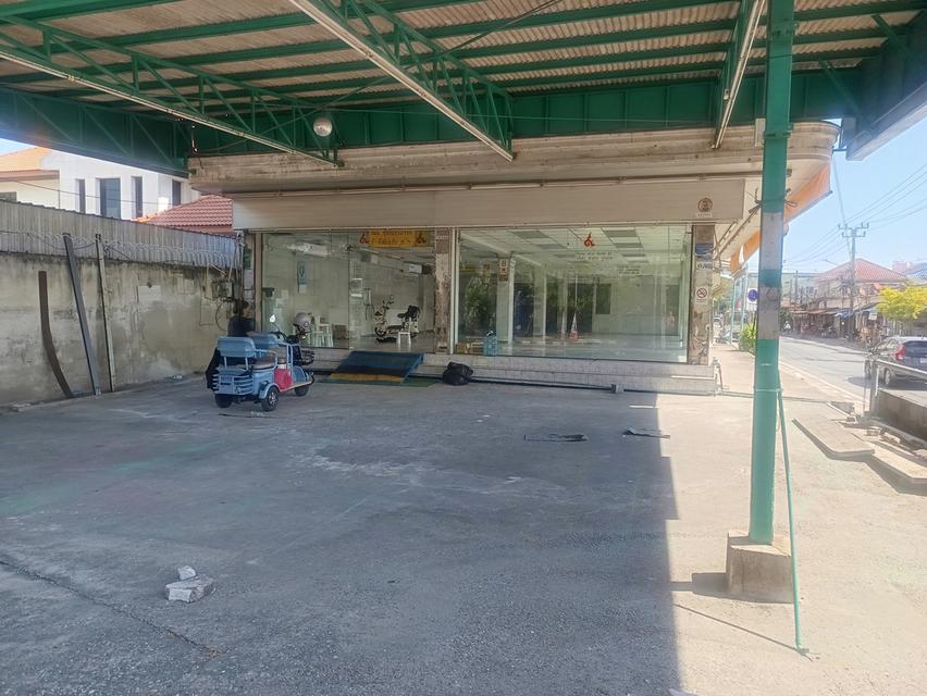 Rent building 5 storeys  main road at Suan Luang Rama 9, Prawet ,Bangkok 9