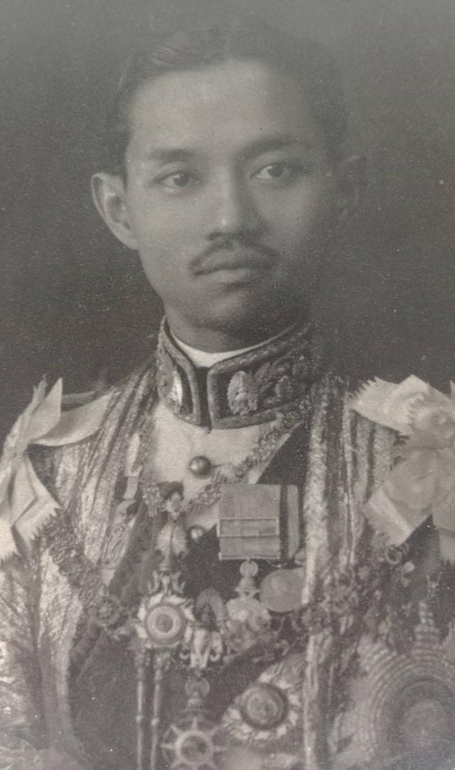 619.พระบรมฉายาลักษณ์พระบาทสมเด็จพระปรมินทรมหาประชาธิปก พระปกเกล้าเจ้าอยู่หัวรัชกาลที่ 7 3