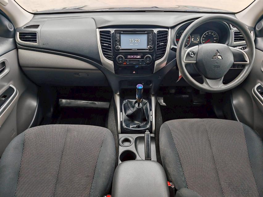 ขาย MITSUBISHI TRITON 2.4 PLUS DOUBLE CAB เกียร์ธรรมดา 9