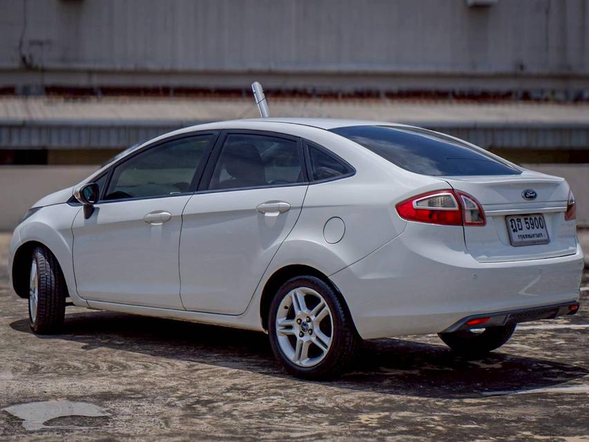 FORD FIESTA 1.6 SPORT โฉม 4Dr เกียร์ Auto สีขาว ปี2010 10