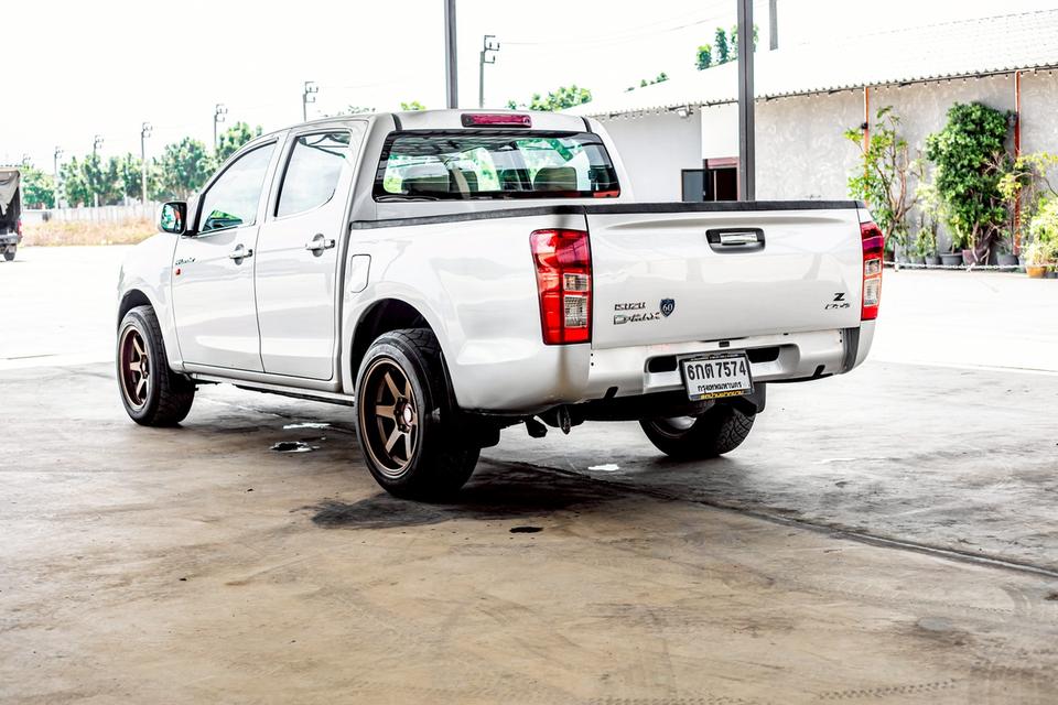 ISUZU D-MAX 1.9 ddi-Z Cab4 ปี 2017 สีเทา มือเดียวป้ายแดง 7