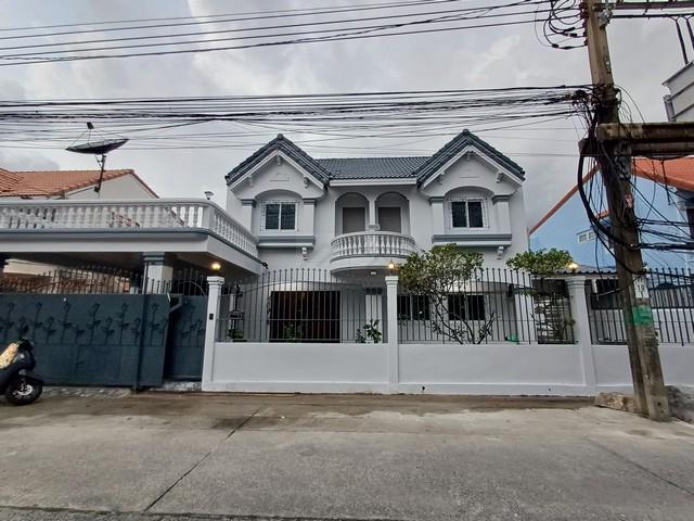 ให้เช่าบ้านเดี่ยว 2 ชั้น 72 ตรว. 6 ห้องนอน รีโนเวทใหม่ สุขุมวิท 101/1 วชิรธรรมสาธิต 55 พร้อมเข้าอยู่ 1