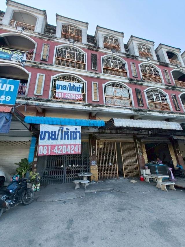 ให้เช่าหรือขาย อาคารพาณิชย์ 4 ชั้น 2 คูหา  คูหาละ 20 ตร.ว. ติดถนนเศรษฐกิจ 1 ตำบลนาดี เมืองสมุทรสาคร 
