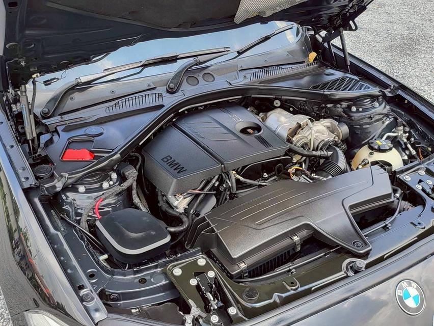 BMW 118i Sport Line Hatchback (F20) LCI 2016 แฮทช์แบ็กสุดหรู คล่องตัว ปลอดภัย ราคาประหยัด 20